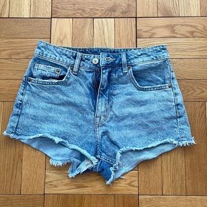 H&M washed denim color short